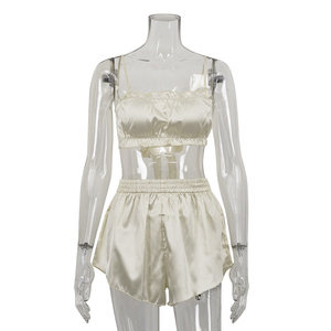 T-1990 Set da Notte Estivo da Donna in Raso a 2 Pezzi: Reggiseno con Laccetti Posteriori e Pantaloncini a Vita Alta, Ottimo Prezzo - Product Image 4