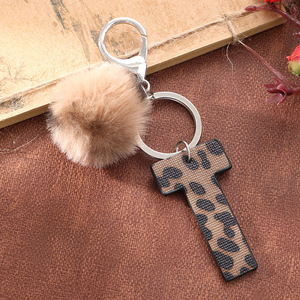 Cá Nhân Chất Lượng Cao Leopard In Ban Đầu Keychain Giả Lông Pom Pom Túi Quyến Rũ Bảng Chữ Cái Thư Khuyến Mại Carabiners - Product Image 3