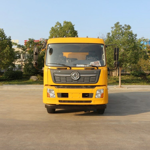 Camión Cisterna de Agua Dongfeng 4x2 con Volante a la Izquierda, Camión de Limpieza de Alta Presión, Cisterna de Agua de 10000 Litros - Product Image 3