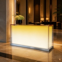 Comptoir de réception moderne en acrylique personnalisé pour magasin, avec éclairage LED intégré, idéal pour salle de sport, boutique ou table de bar