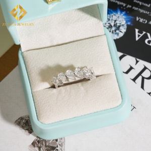 Anillo de Compromiso de Media Alianza con Diamante Moissanite VVS1 en Forma de Pera con Engaste de Plata 925 de Estilo Elegante Femenino Hecho a Medida - Product Image 6