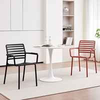 Chaise de salle à manger empilable style palissade, design à lattes horizontales, légère, en résine résistante aux intempéries, pour hôtel