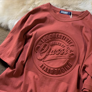 T-shirt à manches courtes pour homme FLOWORA, col rond, logo en relief, coupe classique, tricoté, motif lettres rouges sur le devant - Product Image 1