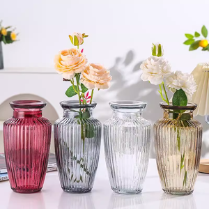 Venta al por mayor moderno diseño cilindro florero de cristal gradiente negro y amarillo velas decorativas hidropónico florero de mesa para <span class=keywords><strong>flores</strong></span> - Product Image 1