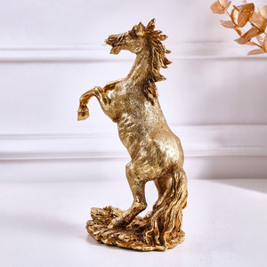 Estatua de Caballo de Resina Personalizada, Estilo Vintage Dorado, Escultura de Caballo Majestuoso para Decoración del Hogar u Oficina, Elegante Figura de Caballo Dorado - Product Image 6