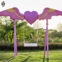 Sculpture personnalisée en résine en forme de cœur avec ailes d'ange géantes, accessoire photo pour les lieux touristiques en plein air et la décoration de mariage