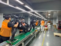 Motocicleta Eléctrica Todoterreno F16 2026, Último Modelo de Fábrica, 6000W, Tracción Media, 60V 30Ah, para Adultos, con Desbloqueo NFC para Mayor Seguridad