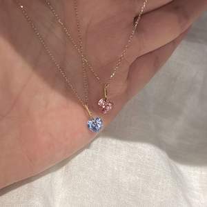 สร้อยคอเงินแท้ S925 เวนชี ดีไซน์สวยหรู ลดอายุ ดูอ่อนเยาว์ ใช้งานได้หลากหลาย ระดับไฮเอนด์ น้ำหนักเบา รูปหัวใจ จี้แฟชั่น ผลิตในจีน - Product Image 1