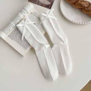 Calcetines de lazo para mujer, estilo Miu, color blanco lechoso, calcetines de media pantorrilla, estilo japonés JK, calcetines negros que combinan con todo. - Product Image 6