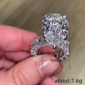 Anello da Donna con Grande Zirconia Cubica, Gioiello Semplice ed Elegante, Idea Regalo - Product Image 5