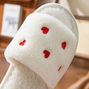 Pantuflas de Felpa para Mujer, Lavables, Cálidas, con Decoración de Corazón para el Día de San Valentín - Product Image 2