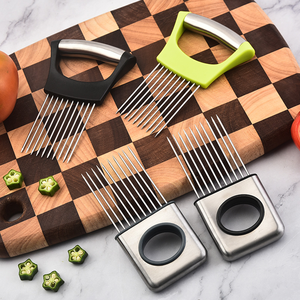 Nouveau design – Support à oignon manuel en bambou et acier inoxydable – Outil de cuisine écologique et polyvalent - Product Image 3