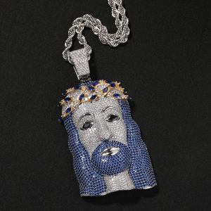 Colgante de Jesús Gigante UWIN Hip Hop, Completamente Cubierto de Piedras Preciosas, con Corona Bicolor y Circonitas Azules - Product Image 3