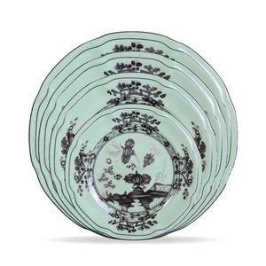 Elegante Servizio di Porcellana Verde Menta Stile Retrò Francese con Decorazioni Floreali Nere per Banchetti e Matrimoni - Product Image 1