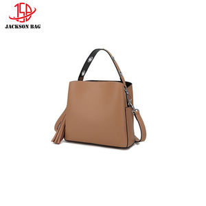 Zaino convertibile con patta in pelle semplice per donna zaino <span class=keywords><strong>da</strong></span> giorno classico in pelle Vintage di moda marrone chiaro facile <span class=keywords><strong>da</strong></span> trasportare <span class=keywords><strong>cose</strong></span> quotidiane - Product Image 4