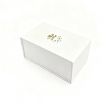 Emballage cadeau de luxe personnalisé blanc pour cosmétiques et parfums, encre de soja biodégradable, matériaux rigides recyclés réutilisables, fermeture magnétique, éponge