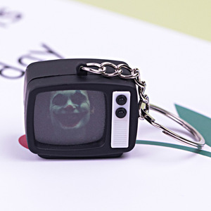 Vintage divertido Horror rencor Mini Tv llavero colgante simula juguete Tv caso colgante llavero regalo de Halloween - Product Image 6