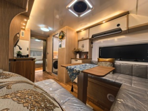 Caravana de Viaje Moderna de 6.4m, Modelo Traveler-640, Aprobada en Australia, con Chasis AL-KO, Sin Madera, de Aluminio, para 4 Personas - Product Image 3