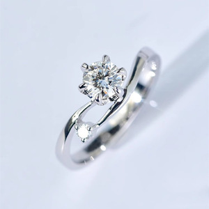 Anello Geometrico per Donne, Design Semplice per Uso Quotidiano - Product Image 1