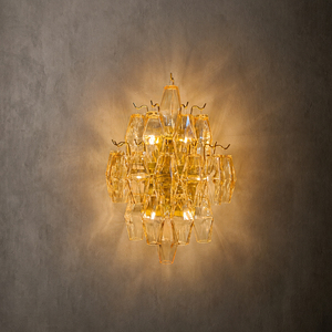 Lustre élégant en verre ambré linéaire avec fils réglables pour plafonds hauts - Product Image 5