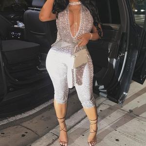 Viviblook D26RP009 Mono elegante de longitud media para mujer con estampado de serpiente, cuello halter en V profundo y espalda descubierta, estilo casual y sexy - Product Image 2