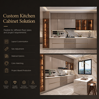 Armoires de cuisine modernes de luxe sur mesure, plan de travail en pierre, armoires de cuisine modulaires, éclairage LED, armoire de cuisine pour projet de villa