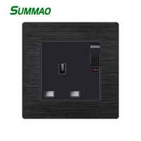 Enchufe de Pared con Logotipo Personalizado Tipo Hotel 86, de Aluminio, con Cable de Alimentación, Estándar UK 13A, Esquinas Cuadradas, con Interruptor e Indicador Luminoso