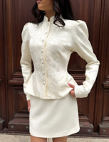Veste courte élégante pour femme à col mandarin, manches bouffantes, basque, boutonnée sur le devant, jacquard, coupe ajustée