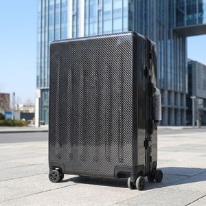 Valise à roulettes rigide en fibre de carbone de 20 pouces avec serrure à combinaison TSA pour les voyages d'affaires - Product Image 6