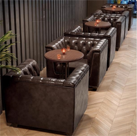 Ensemble table et chaises de bar à whisky américain sur mesure, meubles en bois massif rétro et canapé pour restaurants occidentaux, cafés et salons