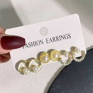 Juego de Aretes de Aleación Chapados en <span class=keywords><strong>Oro</strong></span> con Perlas de Imitación <span class=keywords><strong>y</strong></span> Circonitas, Joyería de Moda para Mujer, Regalo para Uso Diario o Fiestas - Product Image 1
