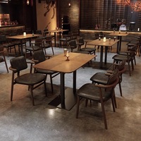 Ensemble de mobilier de restaurant nordique, table à manger en bois massif, chaises de bar, structure de table en métal, utilisation commerciale pour hôtel/café/taverne