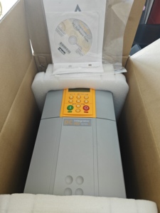 ตัวควบคุมความเร็วกระแสตรงแบบรีเจเนอเรทีฟ 4 ควอดแรนท์ รุ่น DC590+ ซีรีส์ 500A ของแท้ รหัส 590P-53350042-A00-U4A0 แรงดันต่ำ 110/220V แบบย้อนกลับได้ - Product Image 1
