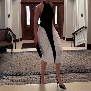 Nouvelle Collection Robes Femme Col Rond Sans Manches Dos Nu Ajustées Drapées sur les Côtés Tendance - Product Image 6