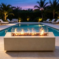 Brasero extérieur moderne au gaz avec protection en verre pour jardin, terrasse et fêtes