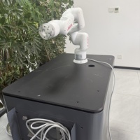 Robot collaboratif miniature JAKA fabriqué en Chine, bras robotique en aluminium 6DOF, charge utile de 1 kg, portée de 580 mm, moteur servo personnalisé, effector final.