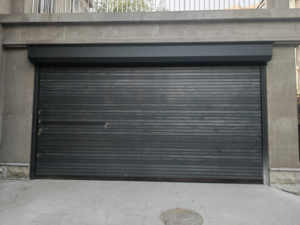 <span class=keywords><strong>Porte</strong></span> de <span class=keywords><strong>garage</strong></span> <span class=keywords><strong>sectionnelle</strong></span> électrique à isolation thermique WANJIA, <span class=keywords><strong>porte</strong></span> de <span class=keywords><strong>garage</strong></span> élégante en aluminium noir - Product Image 6