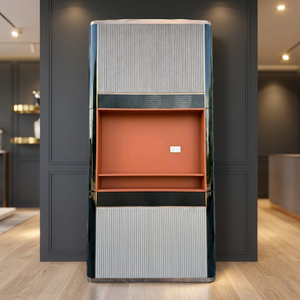 Mueble Bar Moderno Independiente con Almacenamiento de un Solo Compartimento y Diseño de Puerta de Losa en Interior Naranja y Acabado de Panel Gris - Product Image 1