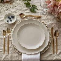 Nouveau produit, assiette à dîner en céramique de style français, bord festonné, blanc crème, vaisselle à motifs floraux en relief