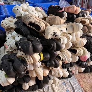 Alla moda pantofole da donna sandalo usato croci <span class=keywords><strong>scarpe</strong></span> di seconda mano per le donne - Product Image 4