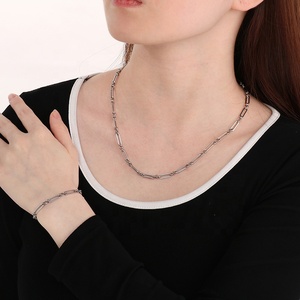Collar y Pulsera de Cadena de Eslabones Alternados |   Cadena de Eslabones Mixtos de Acero Inoxidable Chapada en Oro PVD de 18K, 20-71 cm |   Resistente al agua y duradero - Product Image 6