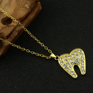 Pendentif en cristal de dent humaine, collier de dentiste, plaqué argent/or, bijoux médicaux, cadeau pour médecin/infirmière - Product Image 6