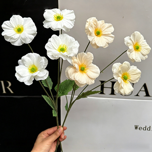 Factory Direct Wholesale Realistic Handmade Soft Silk 4-Head Iris for Wedding Hall and Venue Decoration - Product Image 4