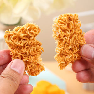 Brochetas de cordero listas para <span class=keywords><strong>comer</strong></span> para niños Fideos de harina de trigo crujientes Comida instantánea hecha a mano exótica a granel Embalaje en bolsa al por mayor - Product Image 5