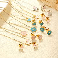 Juego de Joyería de Acero Inoxidable Chapado en Oro de 18K con Diseño Floral, Collar con Colgante de Flor y Aretes Pequeños para Mujer, Regalo para Niñas