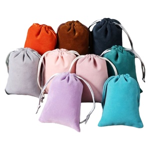 ใหม่ กระเป๋าผ้าสักหลาดสีเขียวทหารแบบมีเชือกผูก กระเป๋าผ้าขนาดเล็กนุ่มและสวยงามสำหรับเครื่องประดับ ผลิตภัณฑ์ดูแลผิว อัญมณี นาฬิกา - Product Image 1