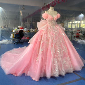 Magníficos Vestidos de Novia Modernos Rosados de Manga Larga con Cola Capilla, Escote Corazón, Espalda Descubierta, Adornados con Cuentas, Estilo Princesa, Personalizados - Product Image 3