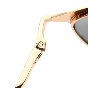 Lunettes de soleil carrées Grey Jack 1601 UV400 anti-reflets unisexes avec monture en métal et verres TAC - Product Image 4