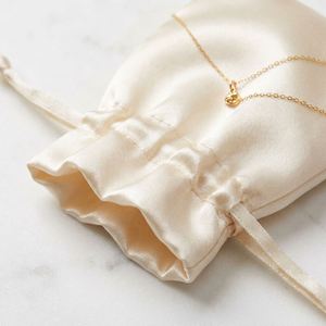 Bolsa de Regalo de Joyería Elegante y Lujosa con Cordón de Satén, Bolsa de Almacenamiento de Cosméticos con Aspecto de Seda Suave, Accesorios de Viaje - Product Image 4