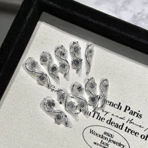 2089New Fashion <span class=keywords><strong>Rosas</strong></span> llenas de espinas Tallas hechas a mano Diseño de <span class=keywords><strong>uñas</strong></span> Prensa <span class=keywords><strong>Uñas</strong></span> <span class=keywords><strong>en</strong></span> las <span class=keywords><strong>uñas</strong></span> postizas <span class=keywords><strong>Uñas</strong></span> artificiales - Product Image 2